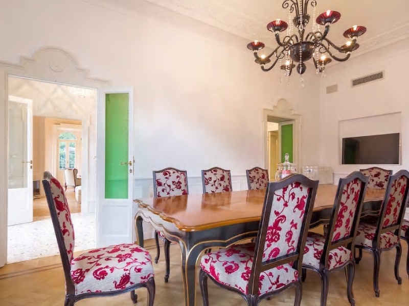 Restauro finestra con antescuri interni in Villa d'epoca sul lago di Como